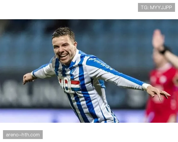 埃因霍温战术解析：稳扎稳打提升团队竞争力，迎战激烈赛季