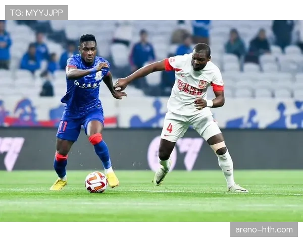 巴黎圣日耳曼中场连贯性存疑，对抗强度下衔接易断，稳定性面临考验